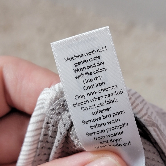 *Athleta Gray,White Sports Bra sz. S - Picture 5 of 7